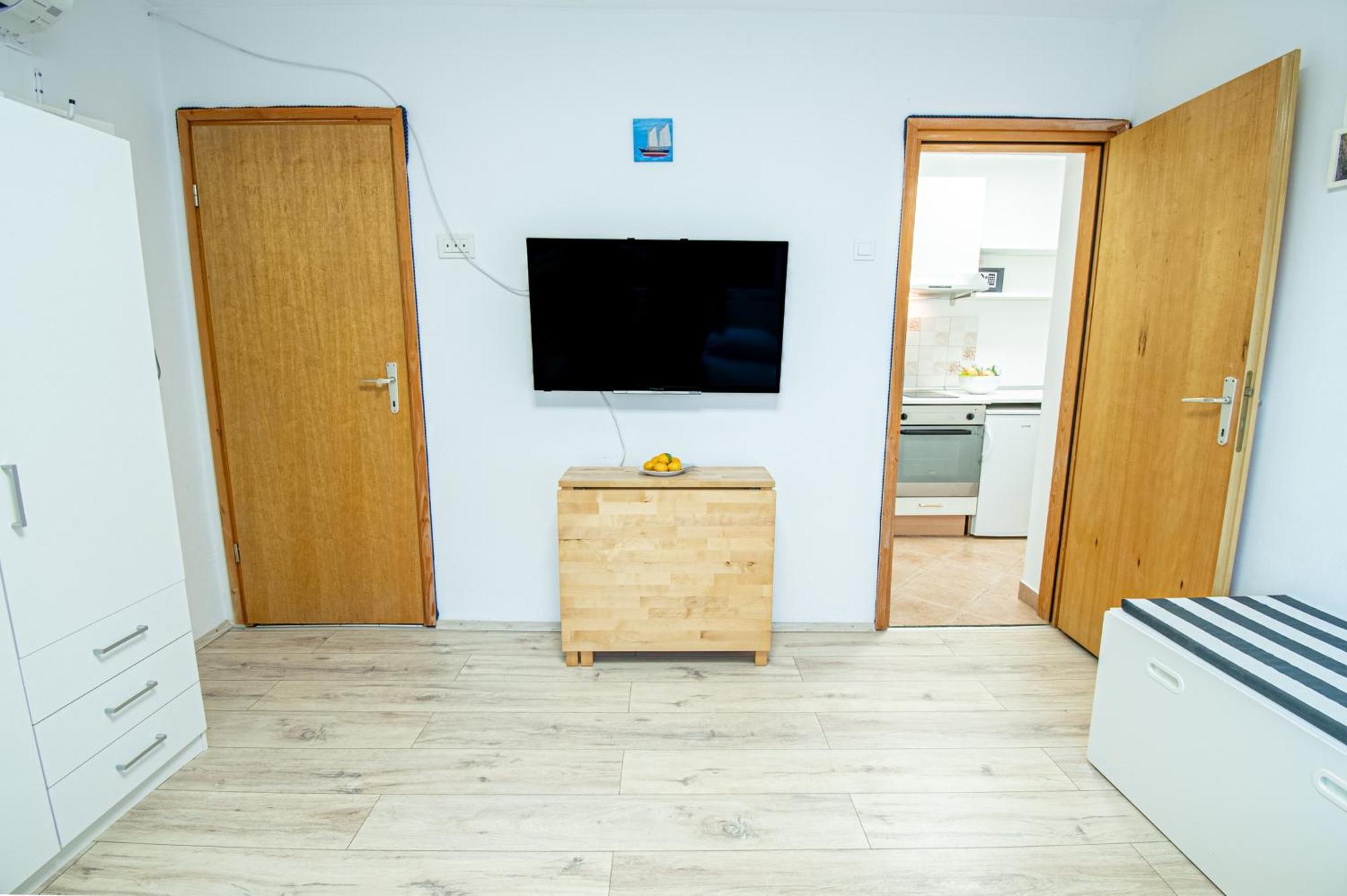 Umag Center Apartment Parking By Rentistra Exteriör bild